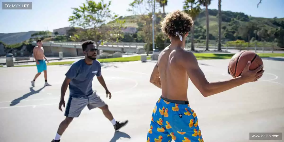 🎮 互动直播,弹幕狂欢,和百万球迷一起嗨翻全场!